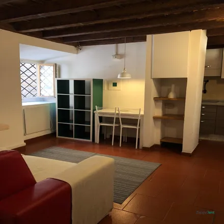 Image 2 - Piazza dei Peruzzi, 11 R, 50122 Florence FI, Italy - Apartment for rent