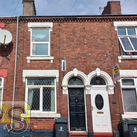 Rent this 3 bed townhouse on Henrion Building in Thornton Road, Stoke