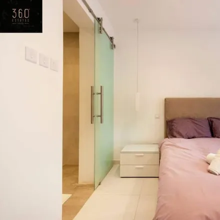 Rent this 2 bed apartment on 2134 Haarlemmermeer