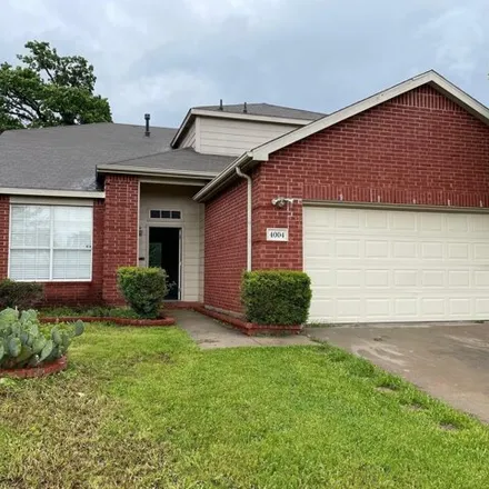 Rent this 5 bed house on 4004 Oakwood Drive in Fort Worth, TX 76040
