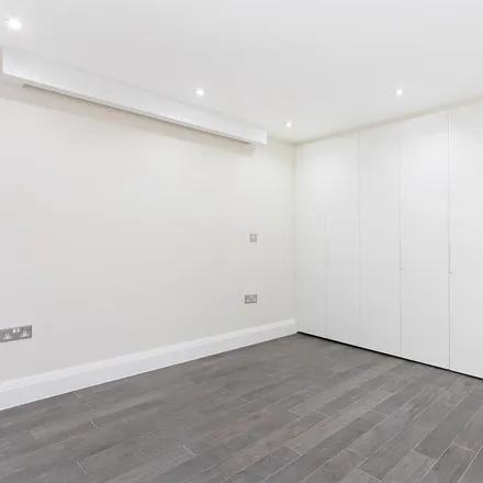 Rent this studio apartment on Goldkorns Solicitors in London Road, Bromley Park