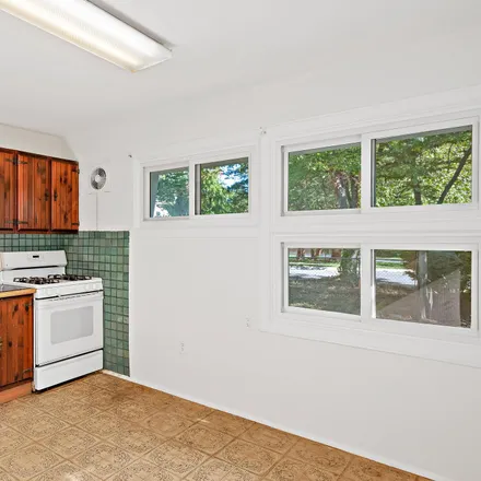 Image 8 - 13200 Midway Avenue, Rockville, MD 20851, USA - House for sale