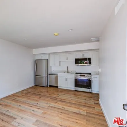 Image 4 - 11906 Rochester, Los Angeles, California, 90025 - House for rent