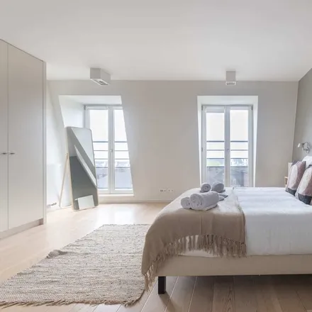 Rent this 2 bed apartment on Royal Museums of Fine Arts of Belgium in Rue de la Régence - Regentschapsstraat, 1000 Brussels