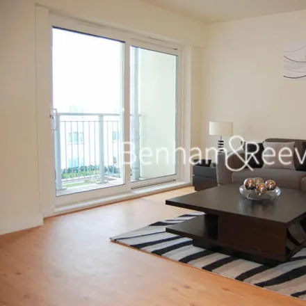 Rent this 1 bed room on Ascent House in Boulevard Drive, London
