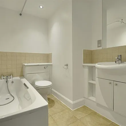 Image 4 - Russell Lodge, Spurgeon Street, Bermondsey Village, London, SE1 4YP, United Kingdom - Apartment for rent