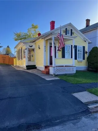 Image 2 - 813 Mulberry Street, City of Utica, NY 13502, USA - House for sale