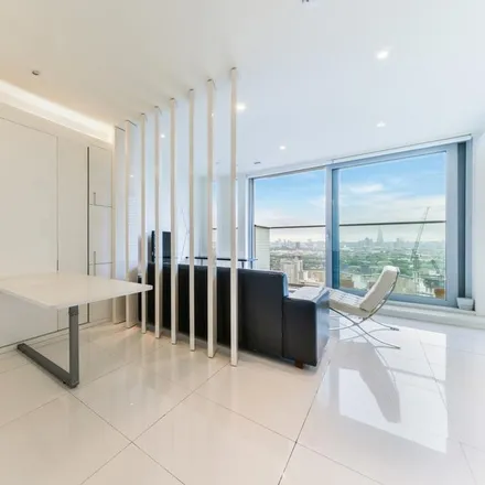 Image 4 - 1 Pan Peninsula Square, Canary Wharf, London, E14 9HA, United Kingdom - Apartment for rent