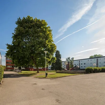 Rent this 3 bed apartment on Ektorpsskolan in Stafettgatan 10, 603 74 Norrköping