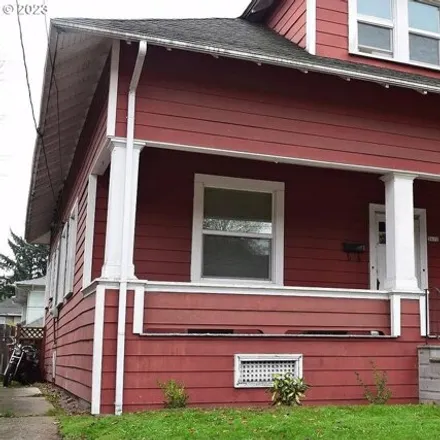 Buy this 5 bed house on 3612 Southeast Morrison Street in Portland, OR 97214