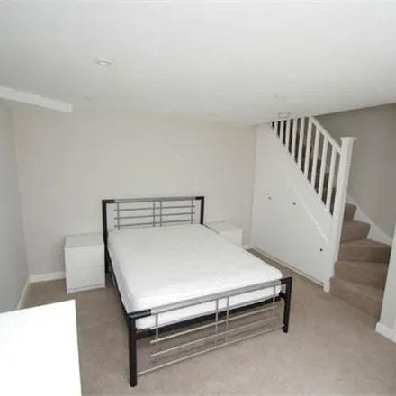 Image 2 - 42 Holywell Road, Holywell, WD18 0HU, United Kingdom - Apartment for rent