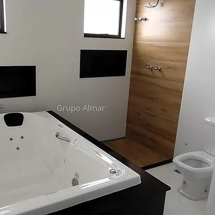 Buy this studio house on Rua Doutor Roberto Medeiros in Cruzeiro de Santo Antônio, Juiz de Fora - MG