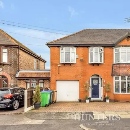 Buy this 5 bed house on Mossway in Middleton, M24 1WS