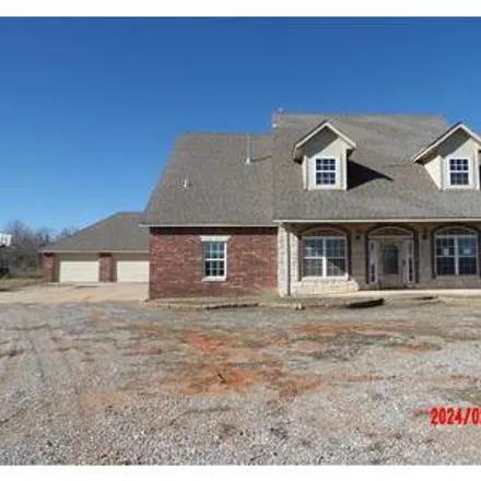 Buy this 6 bed house on 735 North Manning Road in El Reno, OK 73036