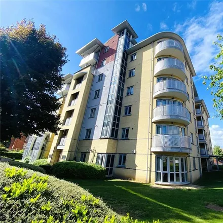 Rent this 2 bed apartment on The Pinnacle in King's Road, Reading