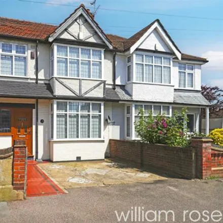 Buy this 3 bed townhouse on Hampton Road in Chingford, Essex