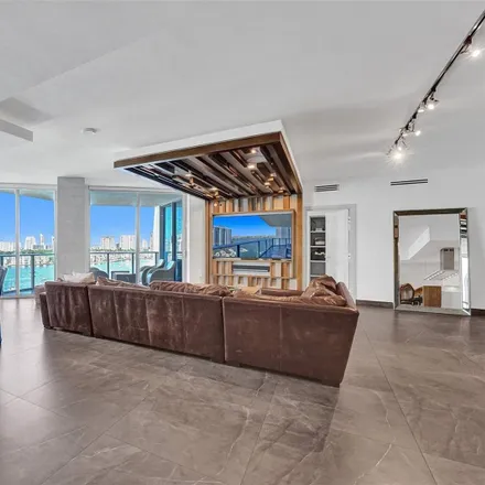 Buy this 6 bed condo on 17111 Biscayne Boulevard in North Miami Beach, FL 33160