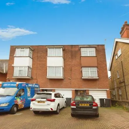 Image 2 - 50 Pelham Road, Gravesend, DA11 0JE, United Kingdom - Townhouse for sale