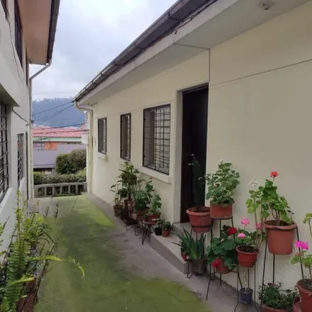 Buy this 8 bed house on Enriqueta Aymer in 170527, Quito