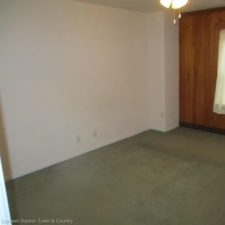 Image 5 - Coldwell Banker, 211 East Grand River Avenue, Howell, MI 48843, USA - Apartment for rent