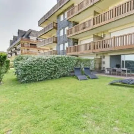 Rent this 2 bed apartment on 2 b Rue des Villas in 14800 Deauville, France