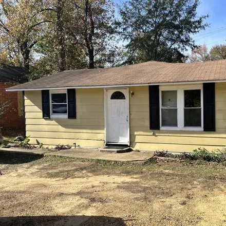 Buy this 3 bed house on 666 South Washington Street Northeast in Brookhaven, MS 39601