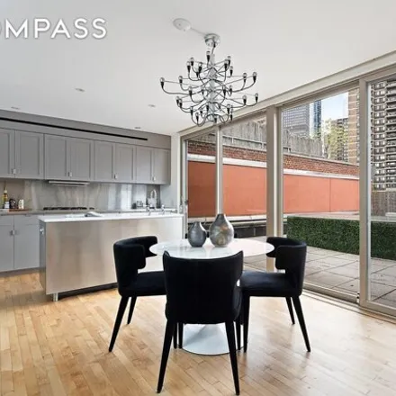 Image 4 - 247 Water Street, New York, NY 10038, USA - Condo for sale