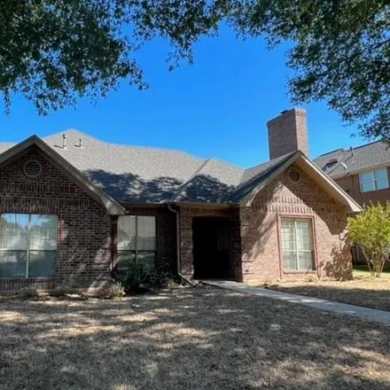 Buy this 4 bed house on 1820 North Collegiate Drive in Paris, TX 75462