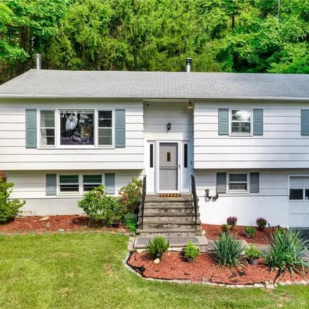 Buy this 3 bed house on 28 Woodbine Drive in Mahopac, NY 10541