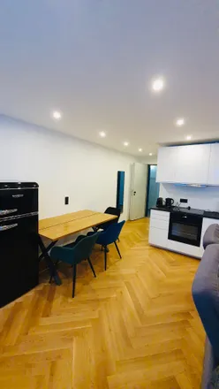 Rent this 2 bed apartment on Aachener Straße 67 in 50674 Cologne, Germany