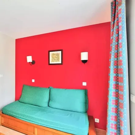 Rent this 2 bed house on Monflanquin in Avenue de la Libération, 47150 Monflanquin