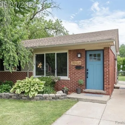 Buy this 3 bed house on 28490 Aberdeen Street in Southfield, MI 48076