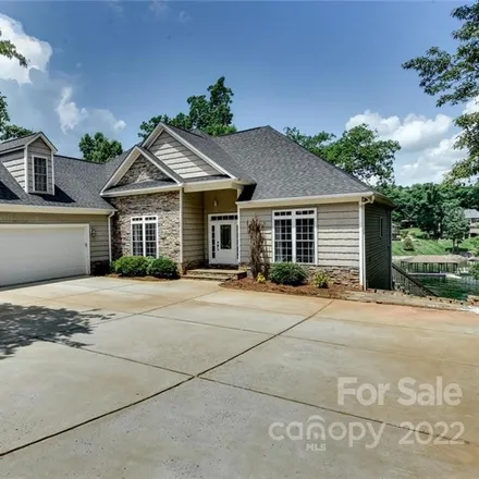 Buy this 4 bed house on 130 Pinnacle Lane in Mooresville, NC 28117