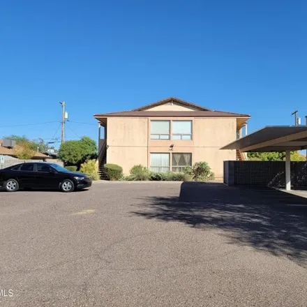 Rent this 3 bed apartment on Child Crisis Center in 604 West 9th Street, Mesa