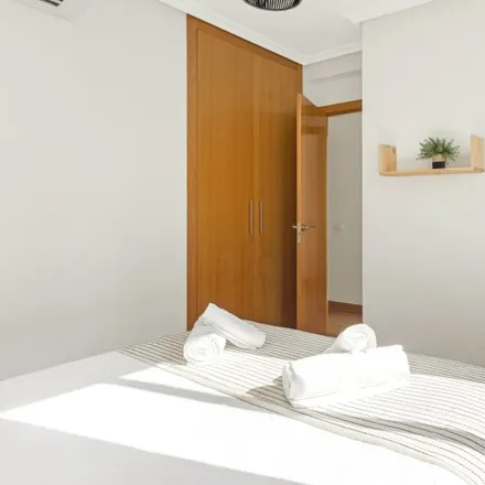 Image 9 - Madrid, Calle de las Azucenas, 28039 Madrid - Apartment for rent