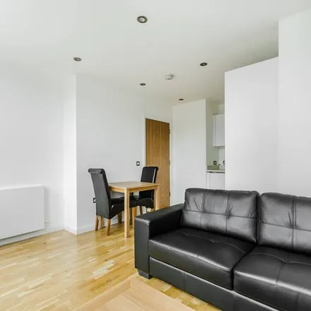 Image 7 - Streatham High Road, London, SW16 1DA, United Kingdom - Apartment for rent