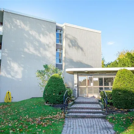 Image 5 - 19 Craigton Drive, Toronto, ON M1L 2T3, Canada - Apartment for rent