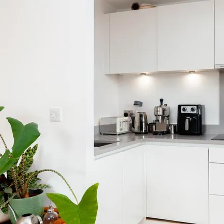 Image 5 - Graphite Point, 36 Palmers Road, London, E2 0FS, United Kingdom - Apartment for rent