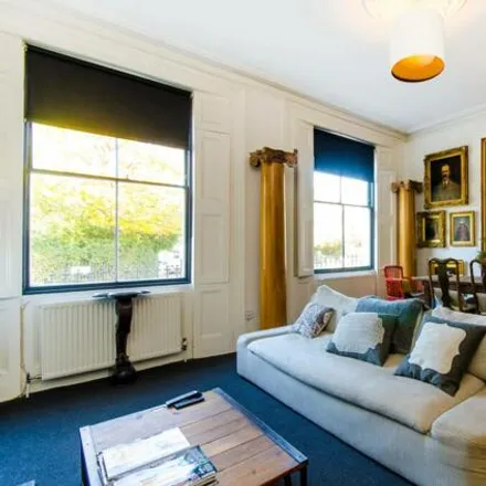 Image 2 - 20 Thornhill Square, Angel, London, N1 1BQ, United Kingdom - Apartment for sale