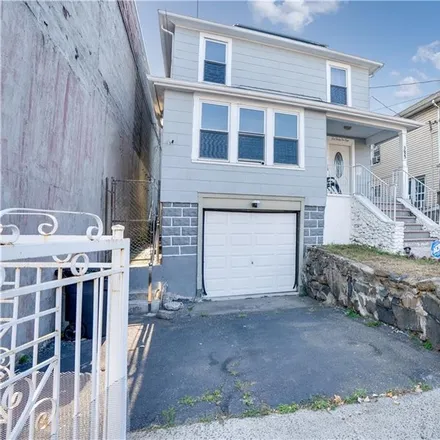 Buy this 4 bed house on 3623 Provost Avenue in New York, NY 10466
