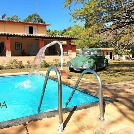 Buy this 6 bed house on Alameda dos Cedros in Esmeraldas - MG, 33821