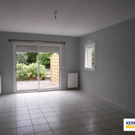 Rent this 7 bed apartment on 5 bis Place des Gâtes in 35410 Châteaugiron, France