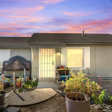 Buy this 3 bed house on 1010 Mc Curdy Drive in Bakersfield, CA 93306