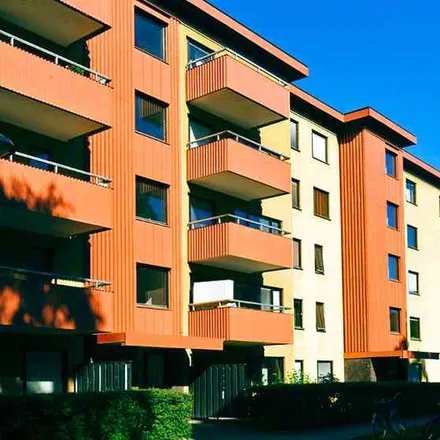 Rent this 3 bed apartment on Hjälmsätersgatan 10D in 582 17 Linköping, Sweden