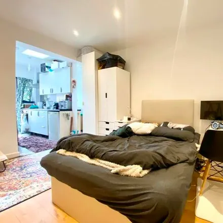 Image 1 - Wroughton Terrace, London, NW4 4LE, United Kingdom - Apartment for rent