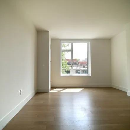 Image 3 - 510 E 14th St Apt 306, New York, 10009 - House for rent