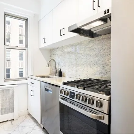 Image 5 - 220 Madison Ave Apt 11m, New York, 10016 - Apartment for sale