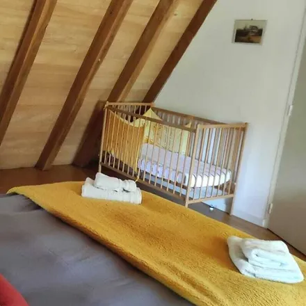 Rent this 3 bed house on 46360 Sénaillac-Lauzès