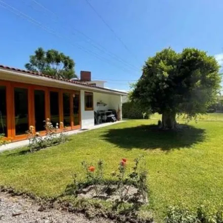 Buy this 3 bed house on Calle Brisas de Temixco in U.H. Valle Verde, 62590 Temixco