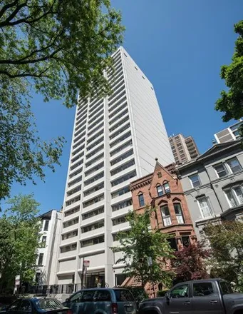 Buy this 1 bed condo on 1415 North Dearborn Street in Chicago, IL 60610